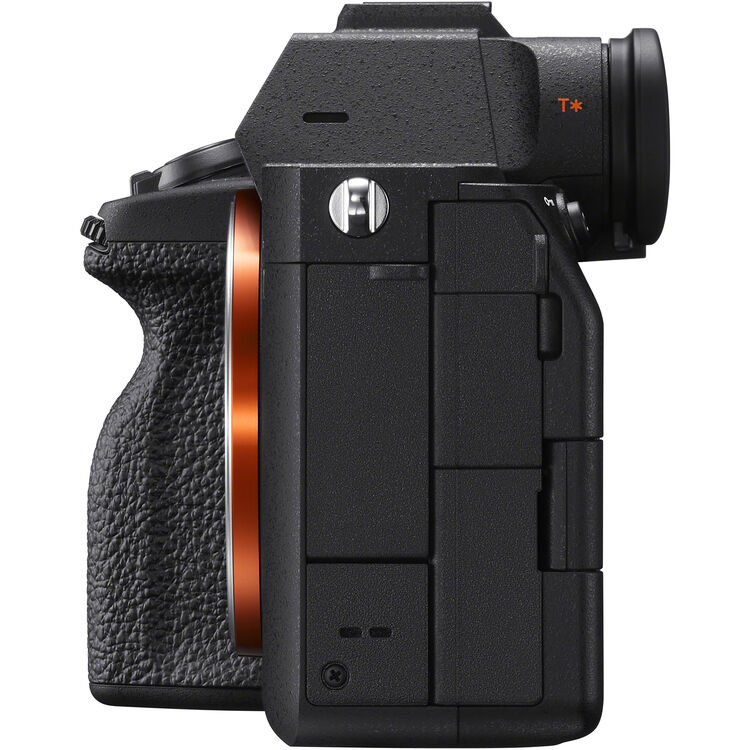 Camara Sony a7IV Mirrorless con lente 28-70mm II Full Frame